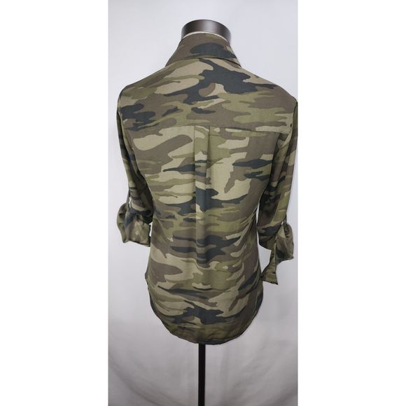 Express women's camo button down blouse with roll tab sleeves size small - Picture 4 of 7